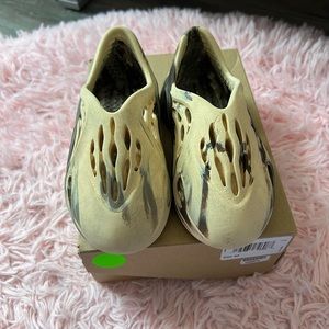 Yeezy foam runners kids